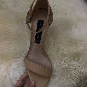 Gorgeous sandals from Steve Madden, Never worn